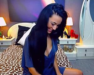 i'm smokin beauty girl on webcam so hot