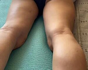 me this amateur married woman lovin' pussy licks from horny hubby on our wedding night