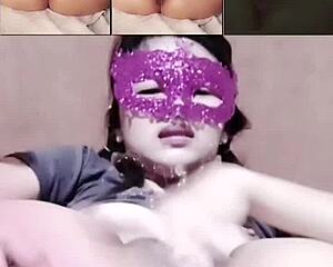 wet asian booty stretches her tight butthole 😈🍑🔥