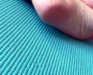 me this amateur married woman lovin' pussy licks from horny hubby on our wedding night