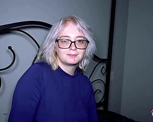 Silver Blonde Annie Archer Deepthroats Rimjobs Toys Fills Shaved Holes Cumshot