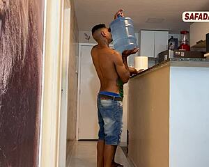 hey delivery guy fuck me bareback doggystyle now??