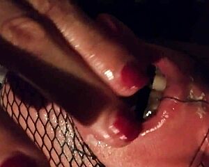 miss kika chubby MOMMY stuffs CREAMY PUSSY with strawberries then blows fat cock