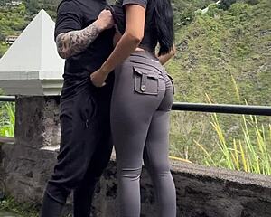 Joven pareja graba sexo caliente en parque publico de Medellin