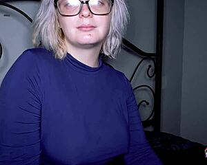 Silver Blonde Annie Archer Deepthroats Rimjobs Toys Fills Shaved Holes Cumshot