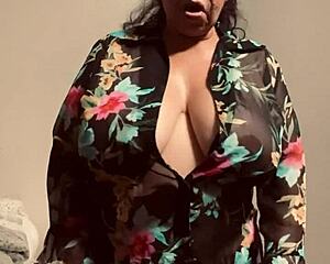 Finger that dripping pussy till she squirts everywhere now!