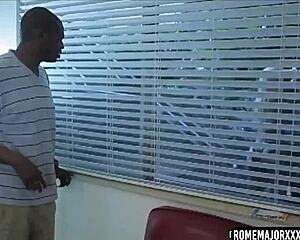 chesty j cannon gets FACE JIZZED by rome major!!