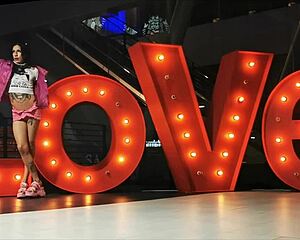 omg lookit this guarrita crossdresser in putifalda showin off her panties so slutty