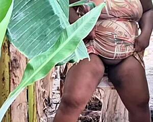 Evangelical milf feels shame pissing big pussy outdoors