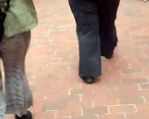 Phat ghetto ass shakes wildly