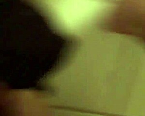 Vietnamese thu fucks passionately in quy nhon hometown streets