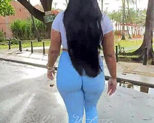 WOW TIGHT LEGGINGS WALK Tease?!