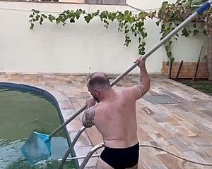 Boss lady pays tiny pool guy with her pussy since no cash around