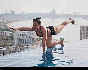 hey check these hot pattaya ladyboys from soi6 having wild fun 😜🍆