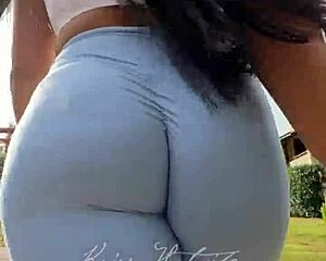 WOW TIGHT LEGGINGS WALK Tease?!