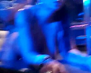 wanna see us fucking right in the middle of the club?