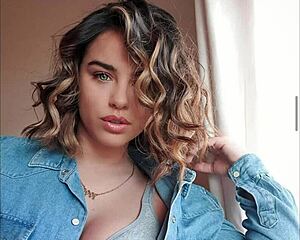 Georgia May Foote's Natural Big Tits Tease in Revealing Photos