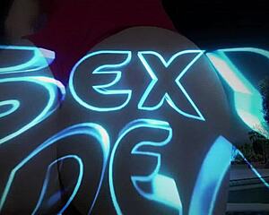 hey im sooo hornyyy... fuck me hard n cum deep in my wet pussy pls! 💦