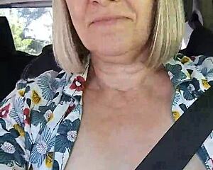 snapped a quick selfie flashing tits right in the car