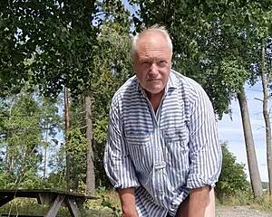 Chris strips bare for steamy outdoor solo tease