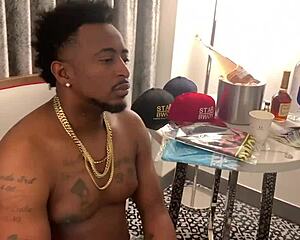 i love showin off my sexy big ass pusshole1 style