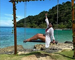 damn this ebony babe's juicy pussy grips that stranger's monster cock so tight! 🔥🍆