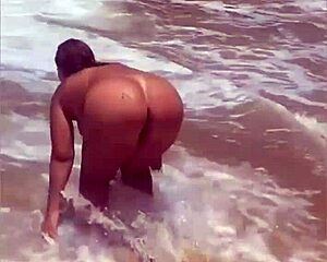 Nude Beach Flasher Shows Off Young African Curves!