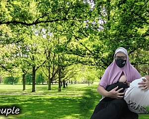 Muslim couple's risky outdoor creampie affair in public park caught?