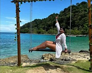 damn this ebony babe's juicy pussy grips that stranger's monster cock so tight! 🔥🍆