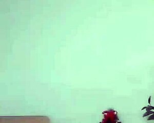 i'm like totally messing up but this korean girl's solo play is so hot wait...