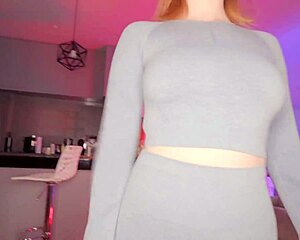 check out my juicy ass twerking hard in the club 🔥🍑