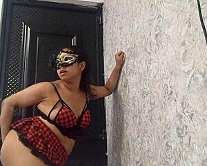 Exotic Dancer Spreads Wide Open Pussy for Hot Tease Show!