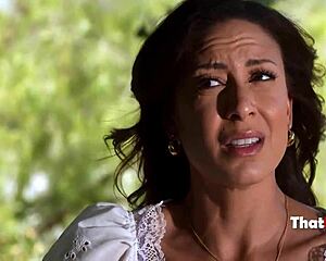 Cassie Del Isla dances from floor straight onto throbbing dick