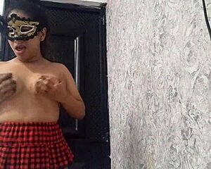 Exotic Dancer Spreads Wide Open Pussy for Hot Tease Show!