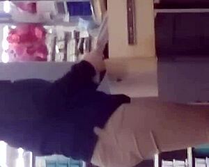 hot young 18+ booty shakes in candid hidden cam shots