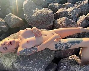 hot blonde flashes big ass clit play orgasms on public beach!! 🌊🍆