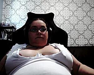 omg gaming streamer gets super horny fingers wet pussy live preview 😈🔥💦