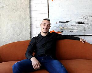 testing the couch with reh queen