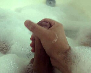 bubble bath solo play feels amazing right now