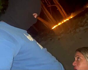 Esposa flashes pussy for corno's friend on crowded beach?