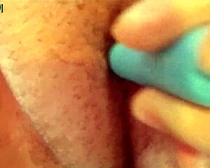 Brittbflyspread4u milf spreads tight pussy close up for vibrator play uncensored