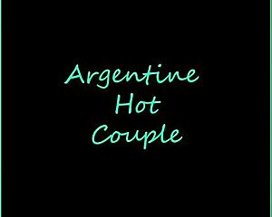 mi hermanastra me la mete en la boca mientras vemos peli, qué rica argentina pov creampie! 🔥