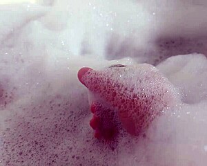 bubble bath solo play feels amazing right now