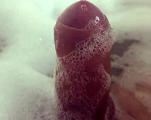 bubble bath solo play feels amazing right now