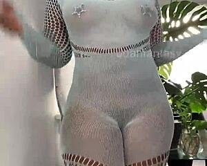 joanfantasy squirts creamy pussy juices toying in blue lingerie