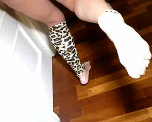 wanna see me destroy this big ass with toys and fists till it gapes wide open??