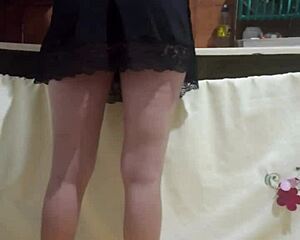 damn this employee slut flashes her hot brazilian ass at work makin me crazy horny