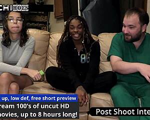 oh god that good moanin' and giggles while she spreads n' vibes... so hot