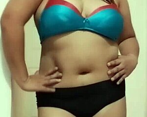 I fuck my dildo so hard i squirt and orgasm big