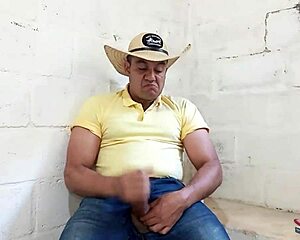 yuri gaúcho's huge brazilian bear cock erupts thick cum from muscular bodybuilder